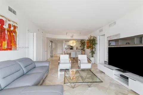 1800 S Ocean Dr # 1208, Hallandale Beach FL 33009