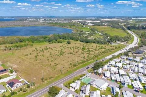 3000 Lucerne Park Rd, Winter Haven FL 33881