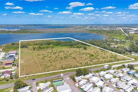 3000 Lucerne Park Rd, Winter Haven FL 33881