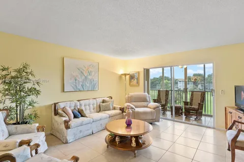 701 SW 128th Ave # 309F, Pembroke Pines FL 33027