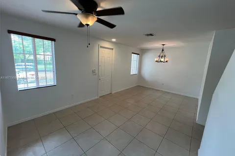 27568 SW 143rd Ave # 27568, Homestead FL 33032