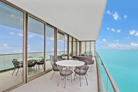 18975 Collins Ave, Sunny Isles Beach FL 33160