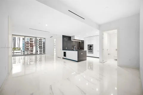 300 Biscayne Blvd Way # 2809, Miami FL 33131