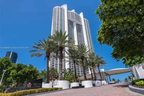 18201 Collins Ave, Sunny Isles Beach FL 33160