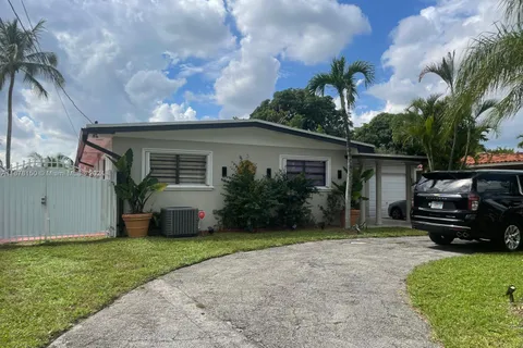 600 W 63rd Dr, Hialeah FL 33012