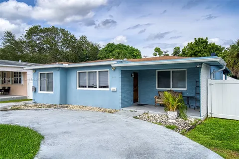 644 SW 7th Ct # 0, Hallandale Beach FL 33009