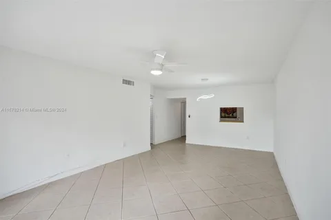 1830 N Lauderdale Avenue # 4115, North Lauderdale FL 33068