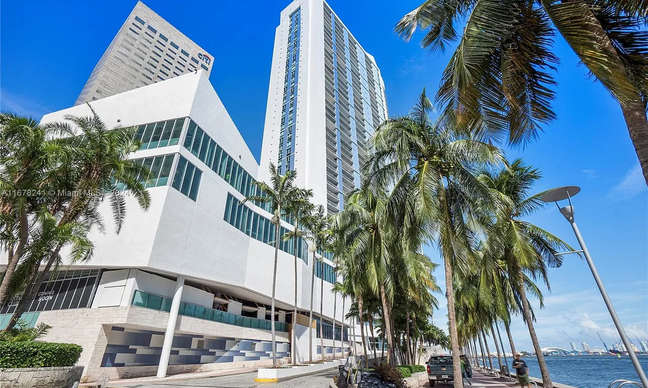 335 S Biscayne Blvd # 2810, Miami FL 33131