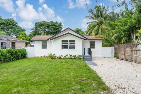 2443 NW 55th St, Miami FL 33142