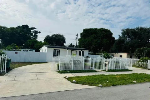 2500 NW 162nd St, Miami Gardens FL 33054