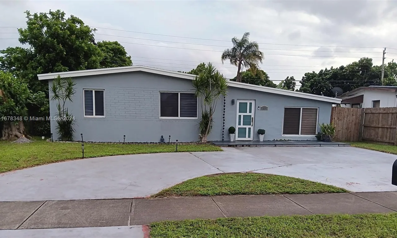 4510 SW 40th St, West Park FL 33023