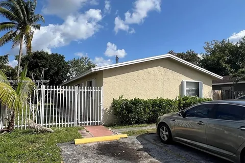 2845 NW 13th Ct, Fort Lauderdale FL 33311