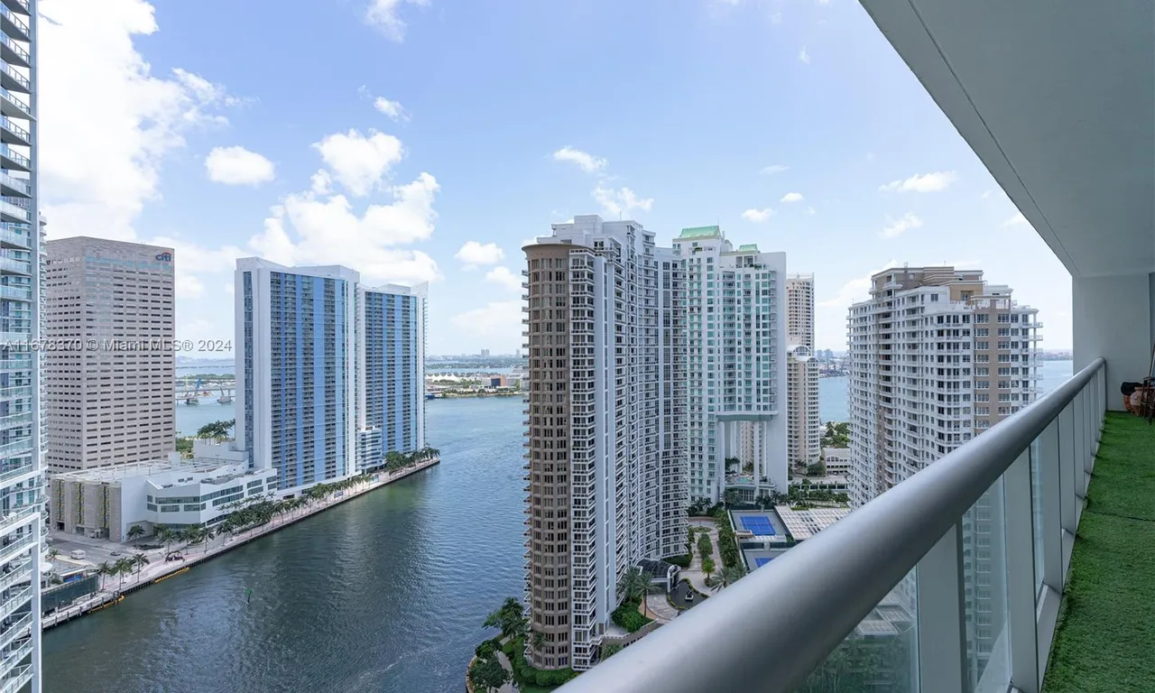 495 Brickell Ave # 2704, Miami FL 33131