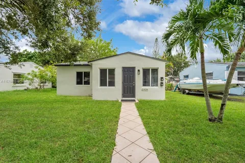 2434 Coolidge St # F, Hollywood FL 33020