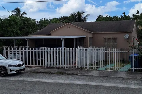 1439 NW 26th St, Miami FL 33142