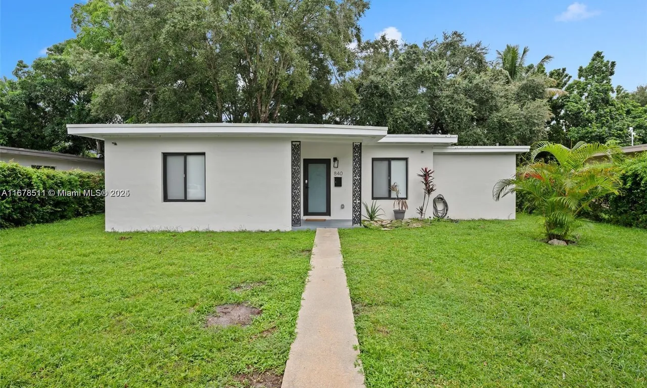 840 NE 143rd St, North Miami FL 33161