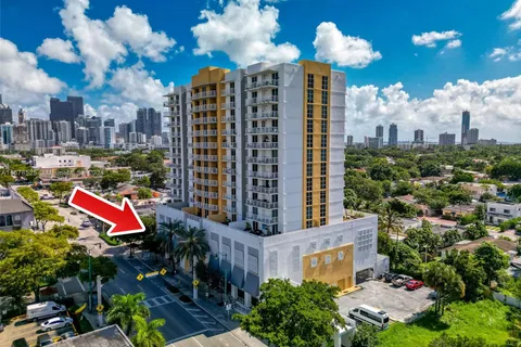 900 SW 8th St # 2, Miami FL 33130