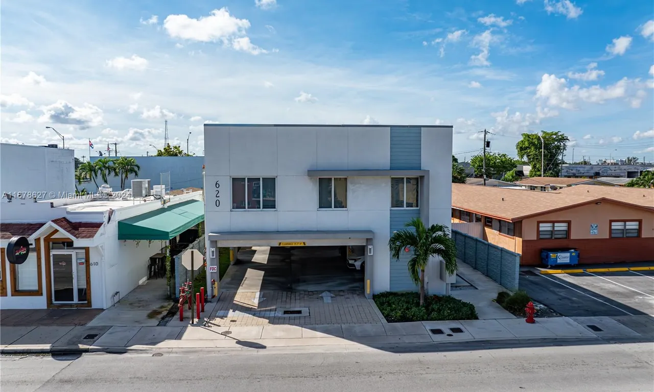 620 W 29th St, Hialeah FL 33012