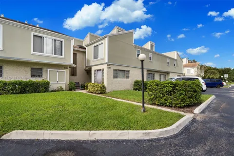 8137 Lagos De Campo Blvd # 1, Tamarac FL 33321