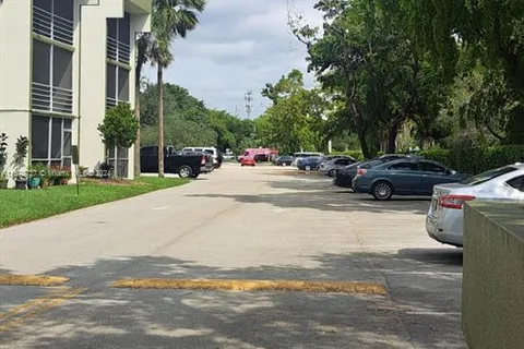 4255 N University Dr # 315, Sunrise FL 33351