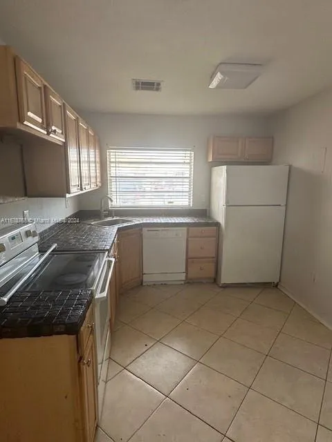 875 NE 213th Ter # 2, Miami FL 33179