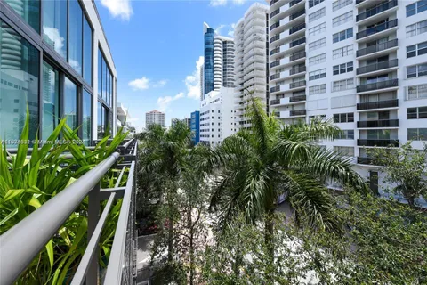 6000 Collins Ave # 505, Miami Beach FL 33140