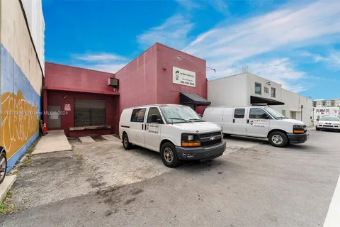 3840 Shipping Ave, Miami FL 33146