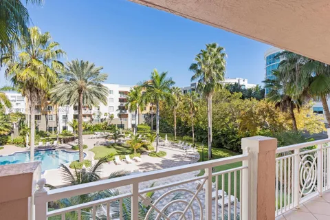 100 Meridian Ave # 224, Miami Beach FL 33139