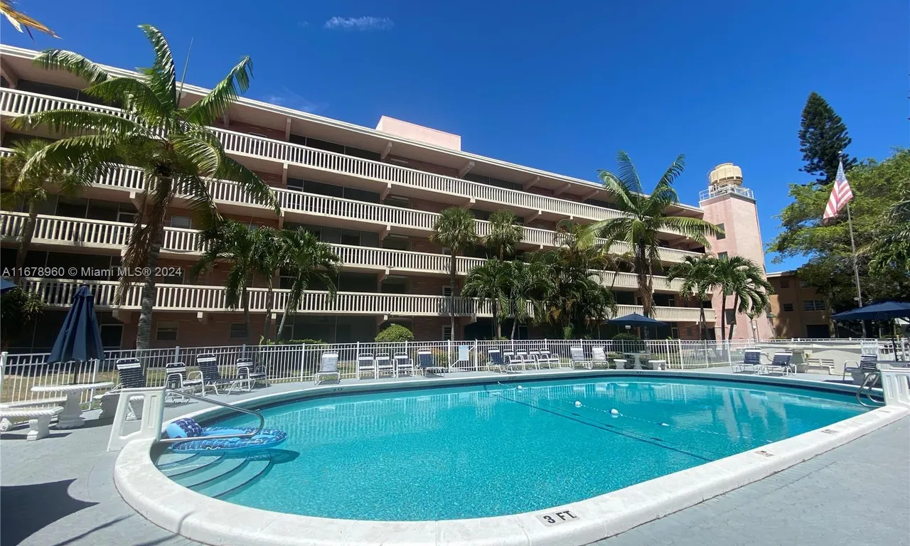 180 NE 12th Ave # 12A, Hallandale Beach FL 33009