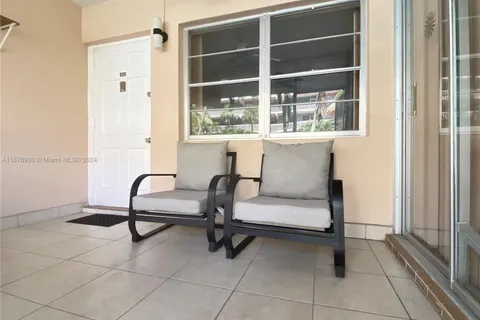 180 NE 12th Ave # 12A, Hallandale Beach FL 33009