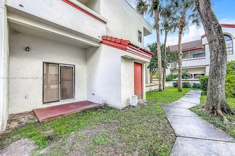 1421 Avon Ln # 107, North Lauderdale FL 33068