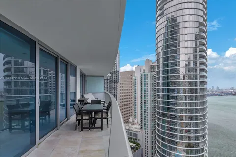 200 Biscayne Boulevard Way # 3507, Miami FL 33131