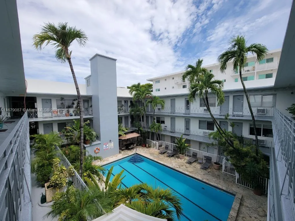 835 Lenox Ave # 318, Miami Beach FL 33139