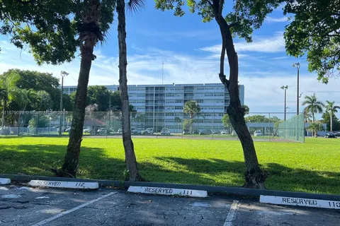 700 NW 214th St # 319, Miami Gardens FL 33169