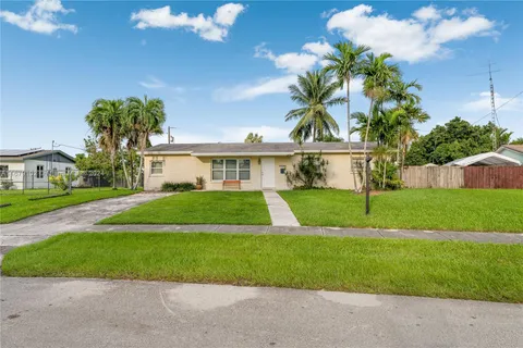 19735 SW 101st Ave, Cutler Bay FL 33157