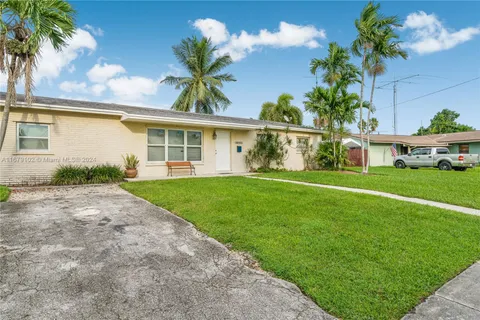 19735 SW 101st Ave, Cutler Bay FL 33157