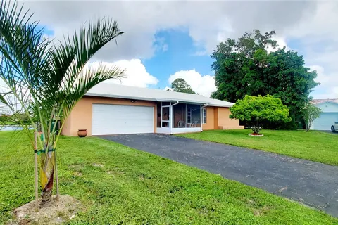 9401 NW 70th Pl, Tamarac FL 33321