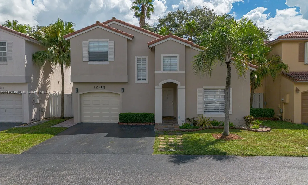 1284 NW 125th Ter, Sunrise FL 33323