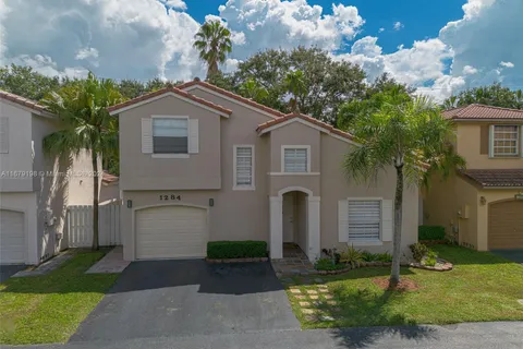 1284 NW 125th Ter, Sunrise FL 33323