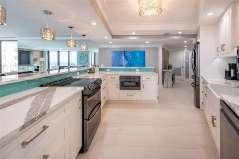 5420 N Ocean Dr # 1405, Singer Island FL 33404