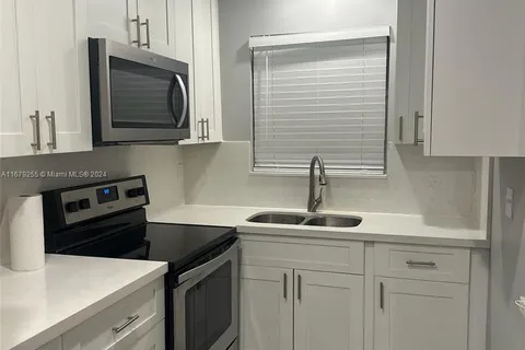 2121 N Ocean Blvd # 7, Fort Lauderdale FL 33305
