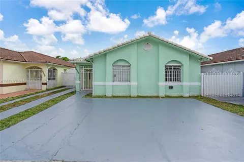 3522 W 71st Ter, Hialeah FL 33018