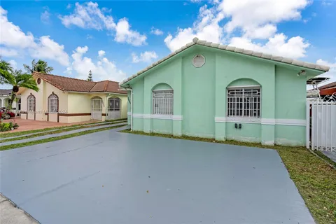 3522 W 71st Ter, Hialeah FL 33018