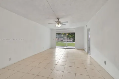 2811 Somerset Dr # 209, Lauderdale Lakes FL 33311