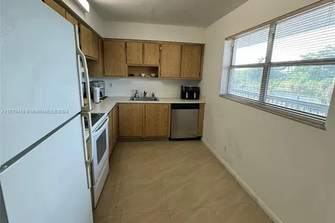 7060 Nova Dr # 306C, Davie FL 33317