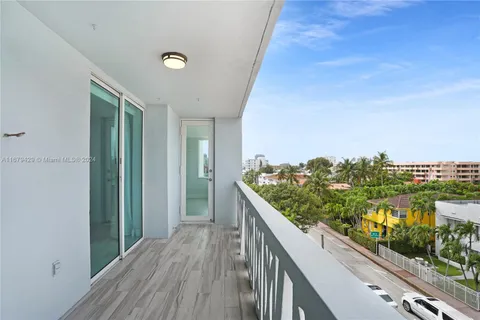 8233 Harding Ave # 508, Miami Beach FL 33141