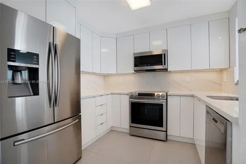 8233 Harding Ave # 508, Miami Beach FL 33141