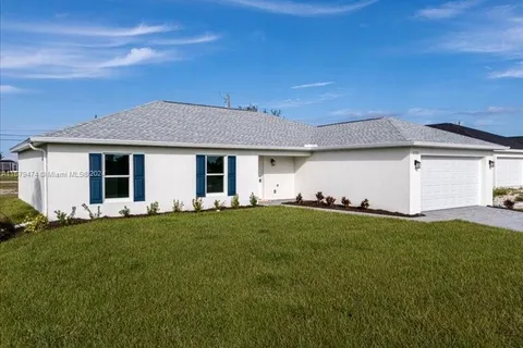 1722 NW 2nd PL, Cape Coral FL 33993