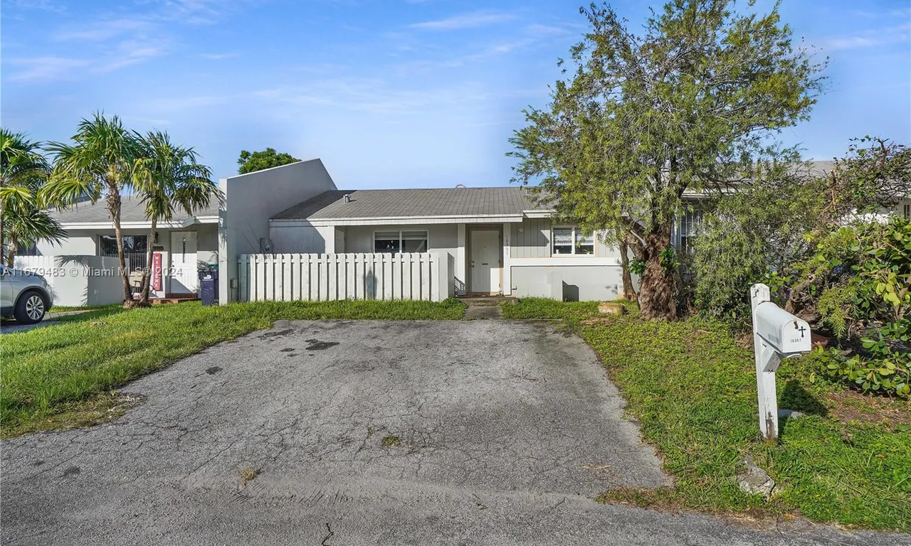 10367 SW 208th Ln, Cutler Bay FL 33189