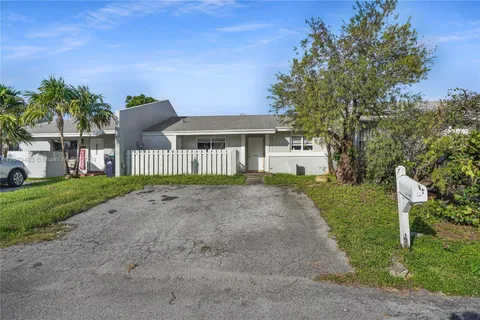 10367 SW 208th Ln, Cutler Bay FL 33189